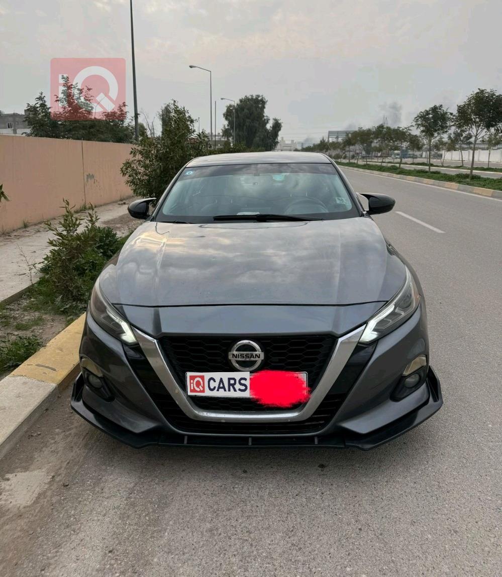 نيسان ألتيما